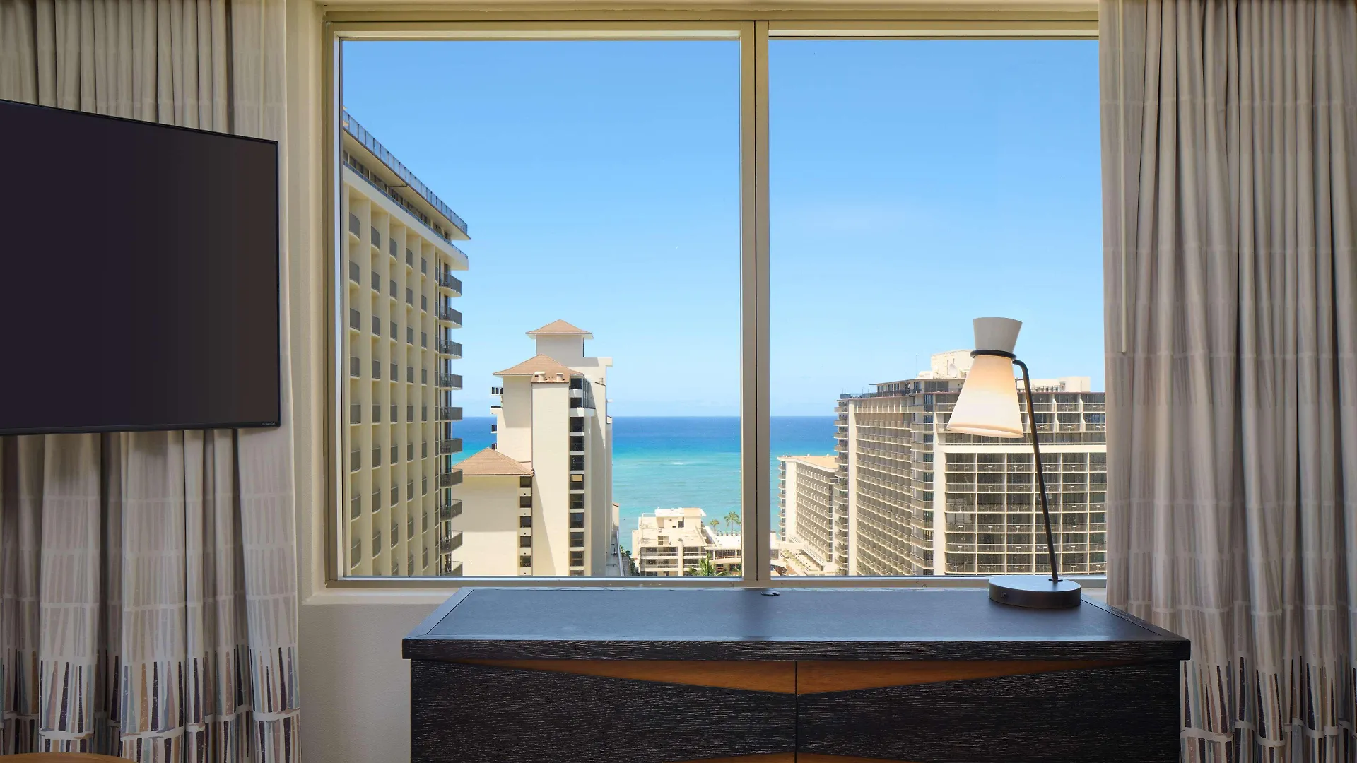 Embassy Suites By Hilton Waikiki Beach Walk Гонолулу Курортный комплекс