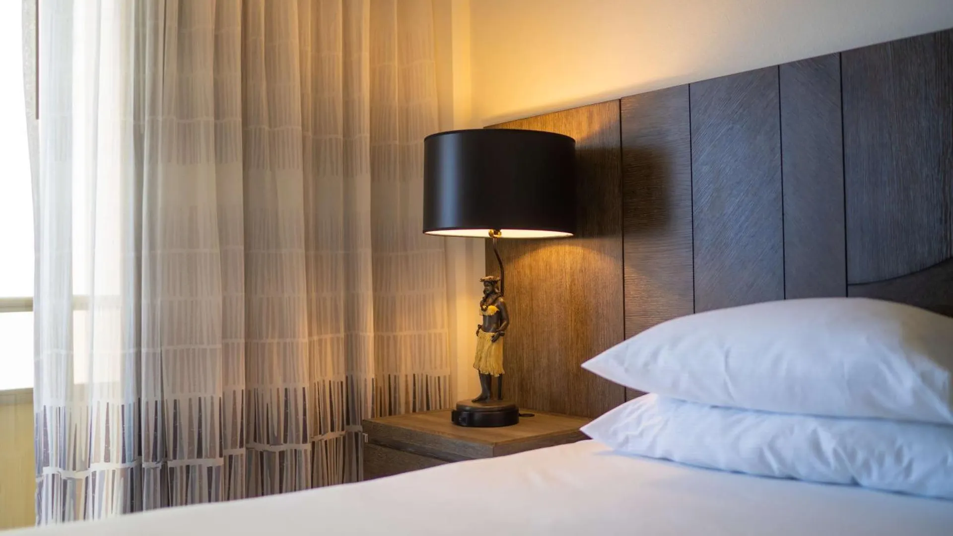 Resort Embassy Suites By Hilton Waikiki Beach Walk Honolulu