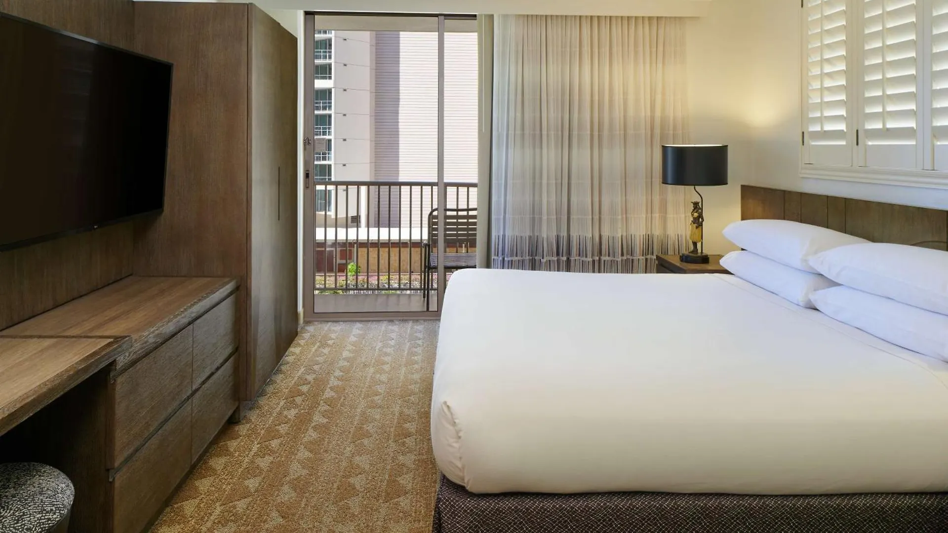 Embassy Suites By Hilton Waikiki Beach Walk Honolulu 4*,  United States