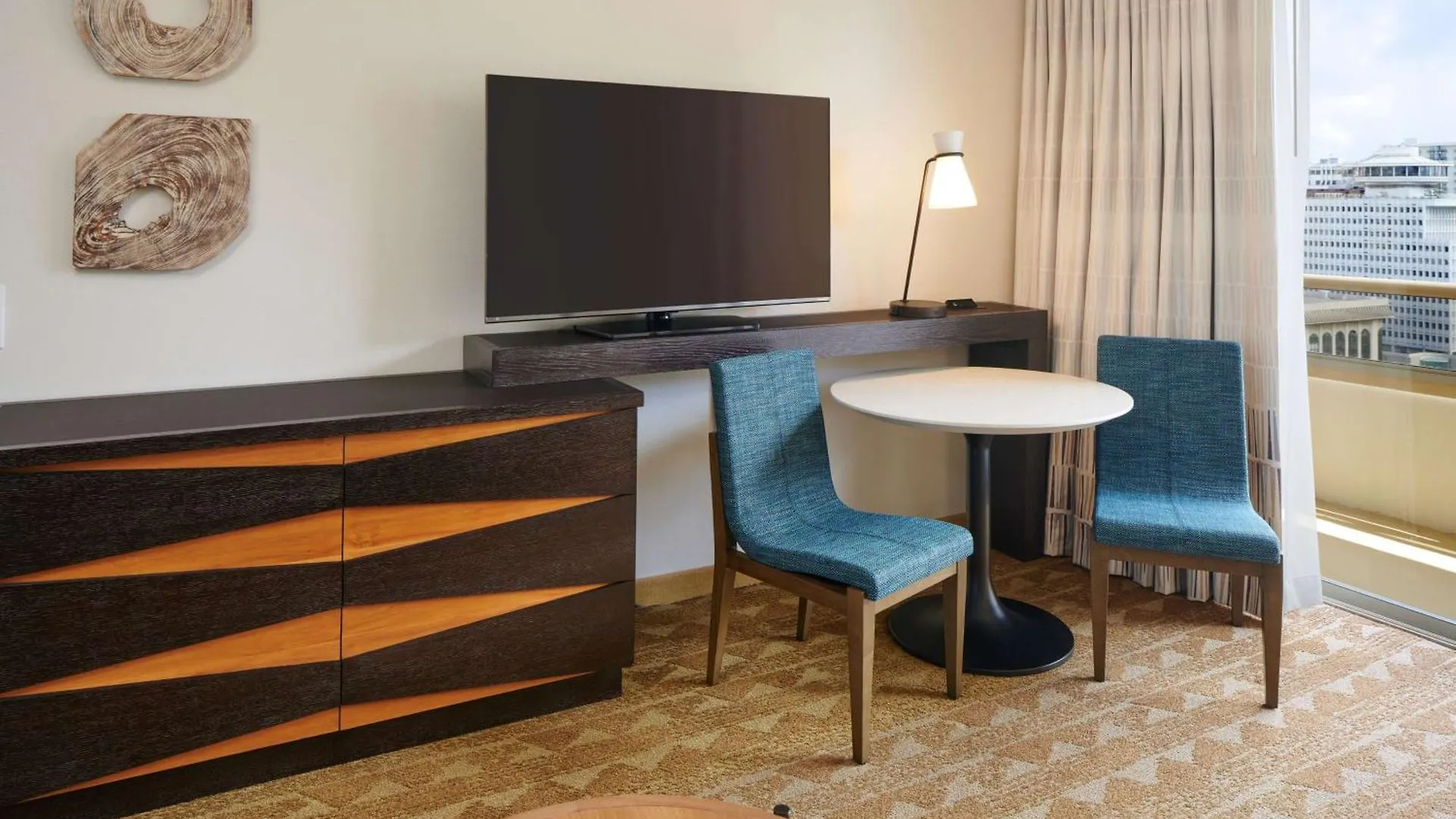 Embassy Suites By Hilton Waikiki Beach Walk Honolulu 4*,