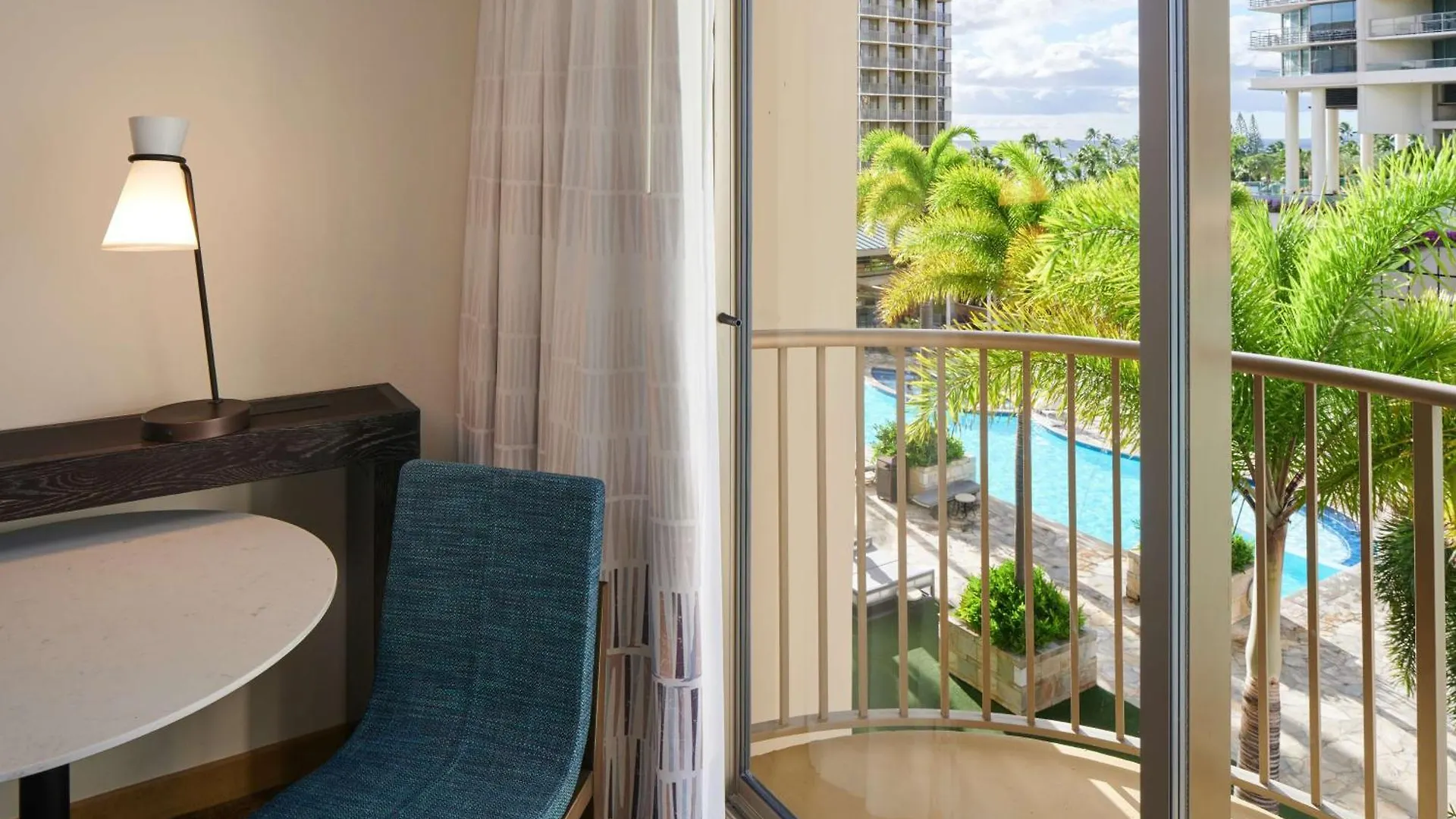 Embassy Suites By Hilton Waikiki Beach Walk Honolulu 4*,